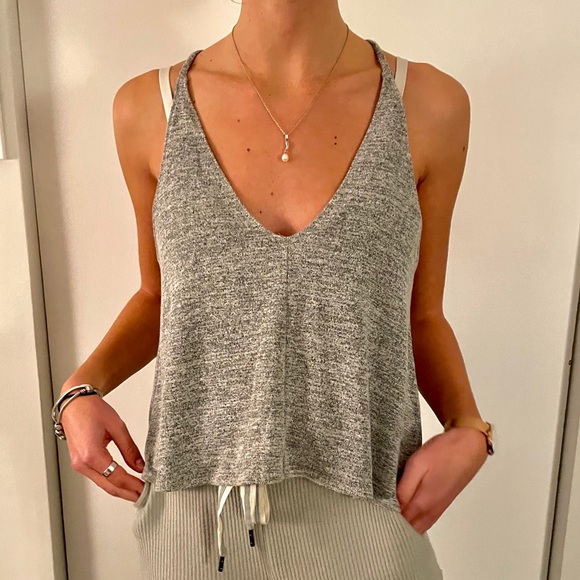 Aritzia Tops - Aritzia tank top